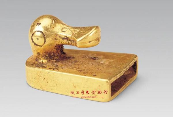 鴨子，身披落霞飛到尋常百姓家