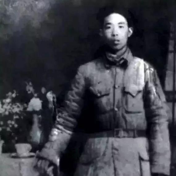 雙槍李向陽原型郭興病逝，遺物中發現三把槍，背後意義令人敬佩