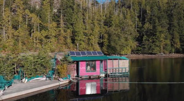 外國牛人自制人工小島，一住就是29年