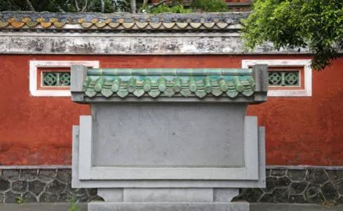 雷州有座千年古祠，全國罕見的五代石人石狗