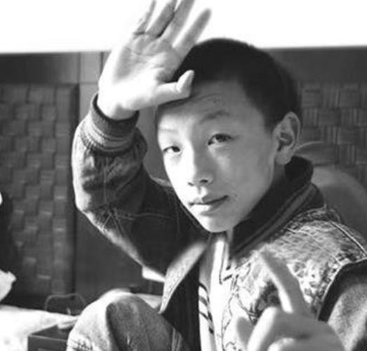 貴州13歲男孩考上985，茅臺為他資助4年學費，卻在1年後停止贊助