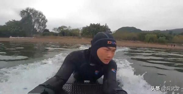 國產單兵水上助推器亮相？特種兵可用於登陸戰，比摩托艇更加隱蔽