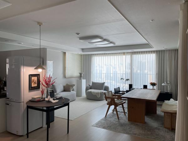 “簡裝”很滿意，人生第一套房75㎡，客廳多功能隨時切換生活狀態