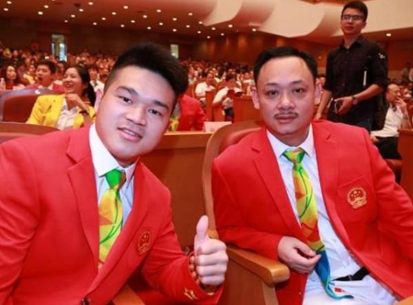 世界舉重冠軍佔旭剛：19歲進入國家隊，2004年退役後娶空姐為妻