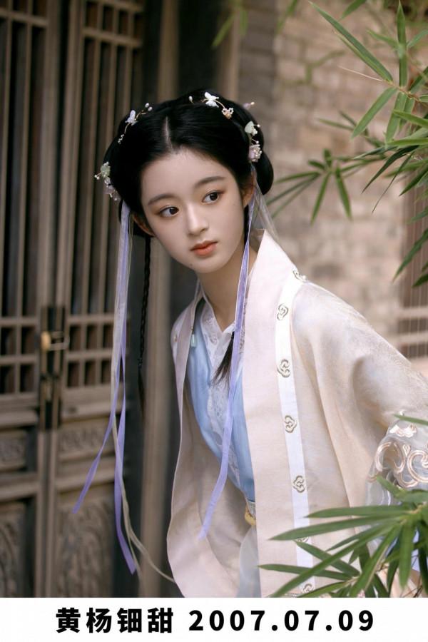 原來小說裡十幾歲傾國傾城是真的!不愧是從小美到大,顏值好能打 原來小說裡十幾歲傾國傾城是真的!不愧是從小美到大,顏值好能打