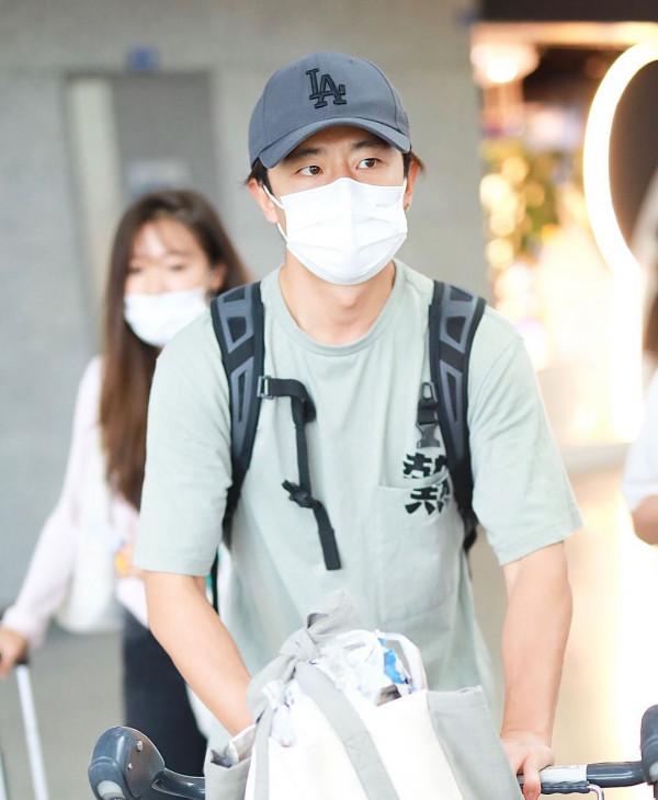 黃軒帶女友與長輩聚餐,女方禮數周到氣質出眾,現場像辦喜事一樣 黃軒帶女友與長輩聚餐,女方禮數周到氣質出眾,現場像辦喜事一樣