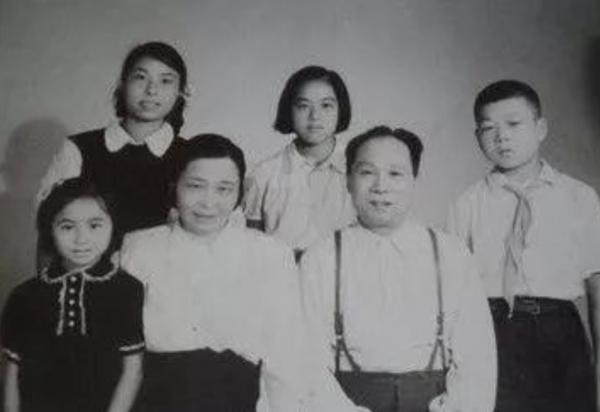 開國女將李貞：回鄉時遇上毒打過自己的前夫，託人帶話讓其安心