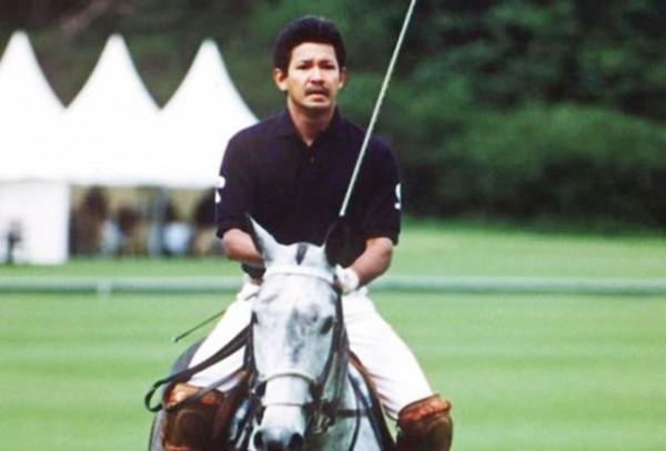 汶萊敗家子一天花75萬美金，豪車2000多輛，買支筆就花130萬美元