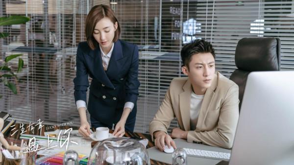 老爸辦公室被劫持,男主衝上去就想送人頭,黃景瑜新劇人設太中二 老爸辦公室被劫持,男主衝上去就想送人頭,黃景瑜新劇人設太中二