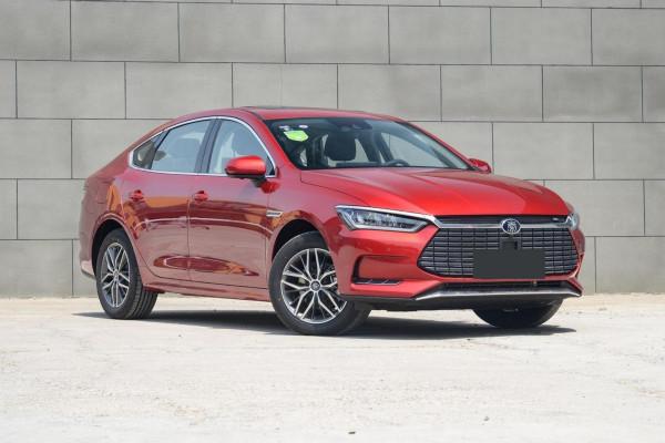 沒讓國人失望的比亞迪,配中文按鍵+車標,續航520公里14.99萬起 沒讓國人失望的比亞迪,配中文按鍵+車標,續航520公里14.99萬起