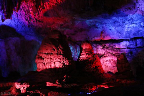 鐘乳石的形成過程 鐘乳石的形成過程