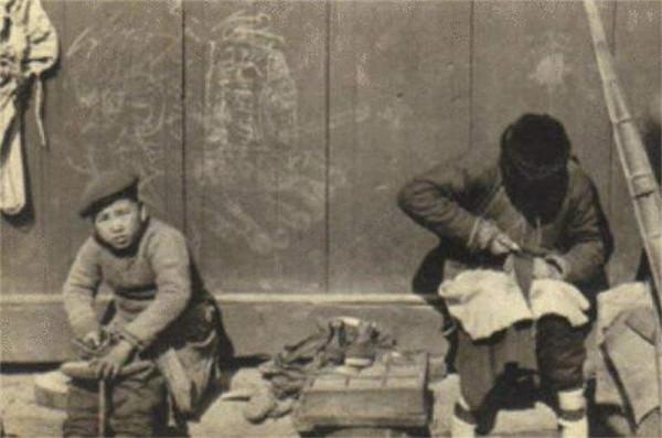 河北一小販天天給日軍搓澡，被老百姓唾罵，檔案解密才知他是英雄