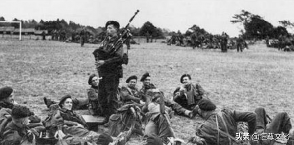 瘋子傑克：弓箭射中敵人當訊號，拎長劍打二戰，俘虜後敵人不敢殺