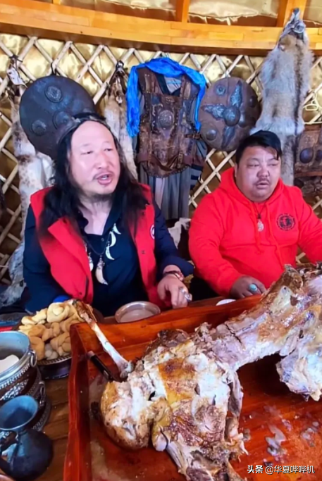 一把芹菜換一隻羊，網紅毛子哥與恩克的套路江湖