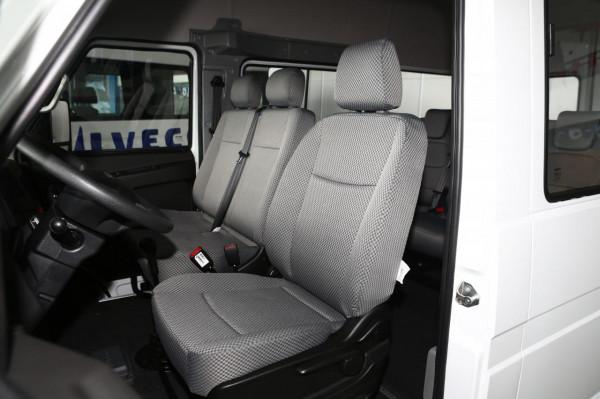 新車 | 售10.79萬起，依維柯新得意上市，配2.5T、2.8T柴油國六動力