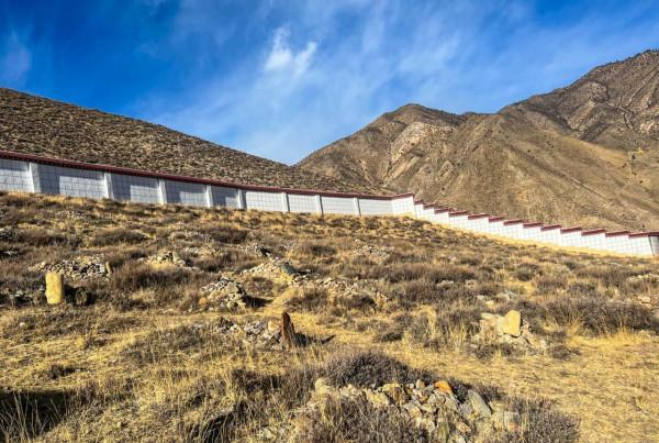 西藏發現一處清代漢墓群，多達150座漢墓，當地人還吃月餅跳獅舞