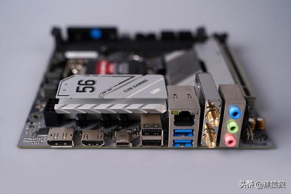 七彩虹 CVN B560I GAMING 搭 聯力 Q58 ITX 平臺 裝機展示 七彩虹 CVN B560I GAMING 搭 聯力 Q58 ITX 平臺 裝機展示