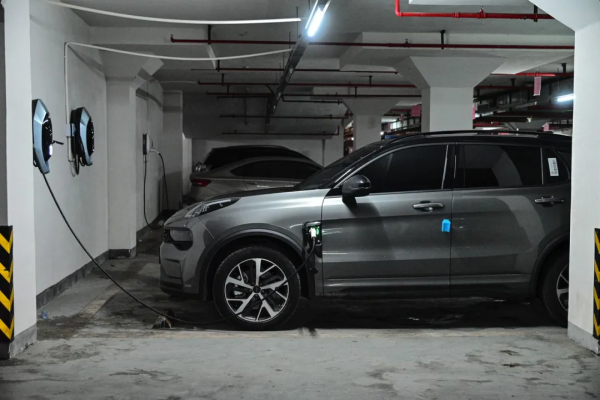 18萬多帶滬牌，插混SUV好選擇——領克01 PHEV