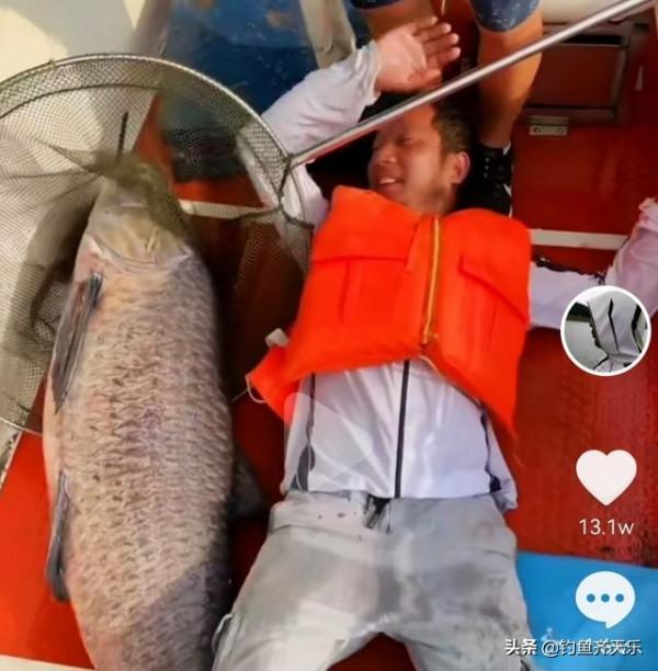 繼鄧剛東江拔大青之後,網紅釣手又釣獲百斤巨物!網友質疑假釣 繼鄧剛東江拔大青之後,網紅釣手又釣獲百斤巨物!網友質疑假釣