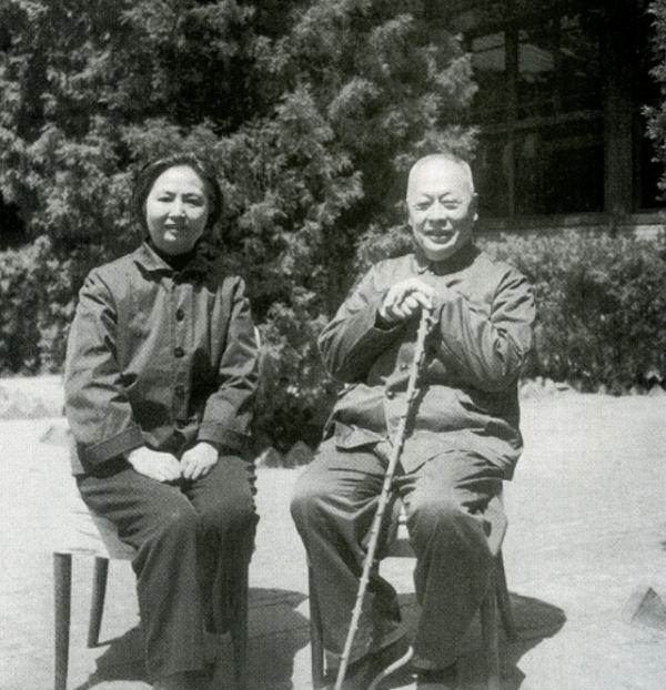 國民黨懸賞陳毅人頭，獎金從五萬降到二百，陳毅大怒質問對方軍官