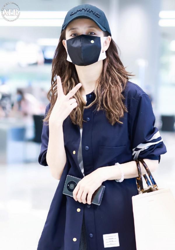 絲質襯衣+西裝闊腿褲 絲質襯衣+西裝闊腿褲