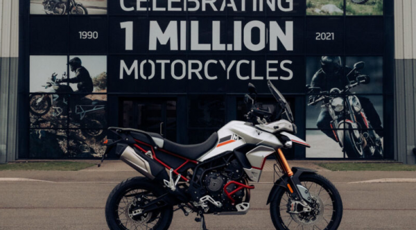 跨世紀的重逢，凱旋找回1901年第一臺原型車