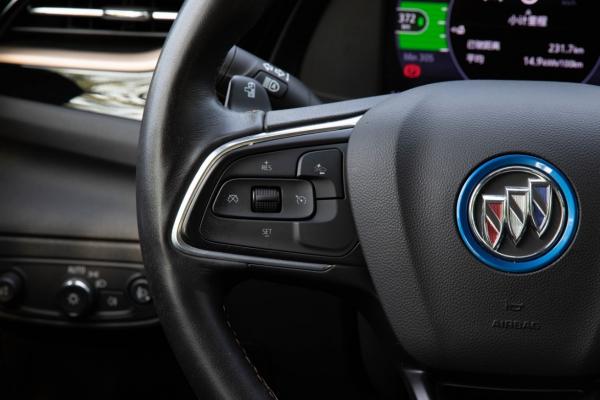 沉穩的“小快靈” 試駕體驗別克微藍7