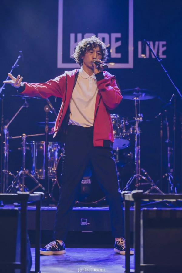 患抑鬱症的明星們，一位抗抑成功，八位魂歸天國，龐麥郎怎樣了？