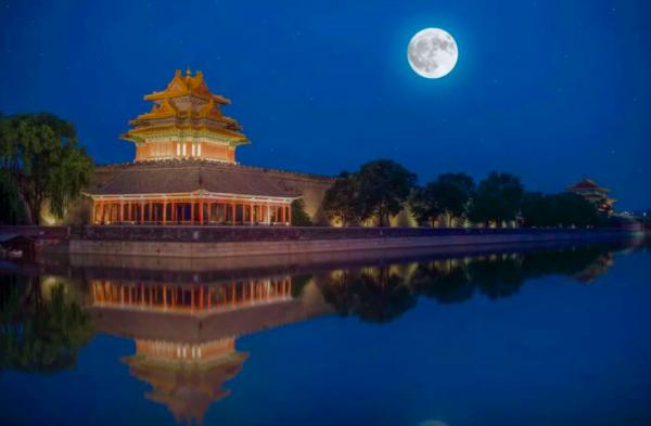 王維的這首詩,寫得非常樸素,卻具有撼人心魄的力量 王維的這首詩,寫得非常樸素,卻具有撼人心魄的力量