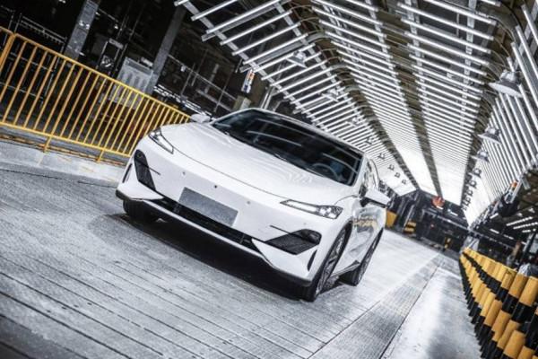 搭高頻脈衝等技術 長安C385首臺全工裝樣車下線