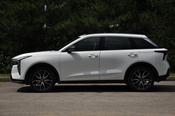 感受一汽奔騰T55:看上去很硬朗 其實非常舒適 感受一汽奔騰T55:看上去很硬朗 其實非常舒適