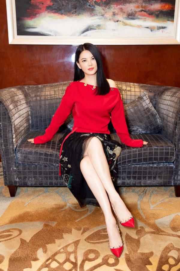 被李湘搶走富豪男友,出局後的秦海璐遇真愛,反觀李湘卻事業受阻 被李湘搶走富豪男友,出局後的秦海璐遇真愛,反觀李湘卻事業受阻