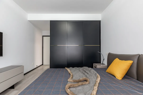 絕了！90㎡老房改造成“極簡黑白灰”，高階感爆棚