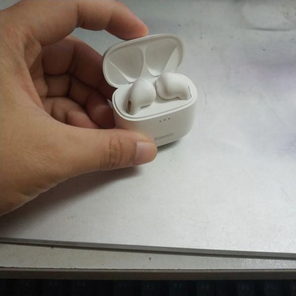 倍思 Bowie E8入門半入耳TWS耳塞分享