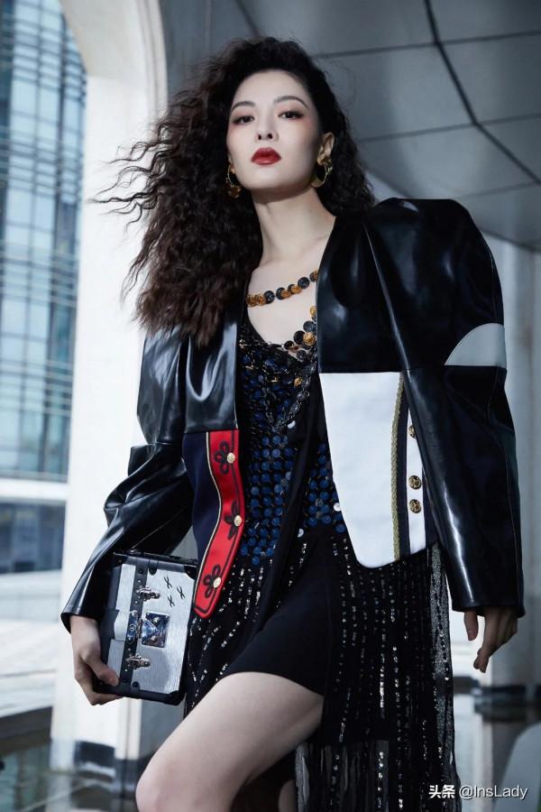 我的社恐女同事，一到年會就變名媛了？