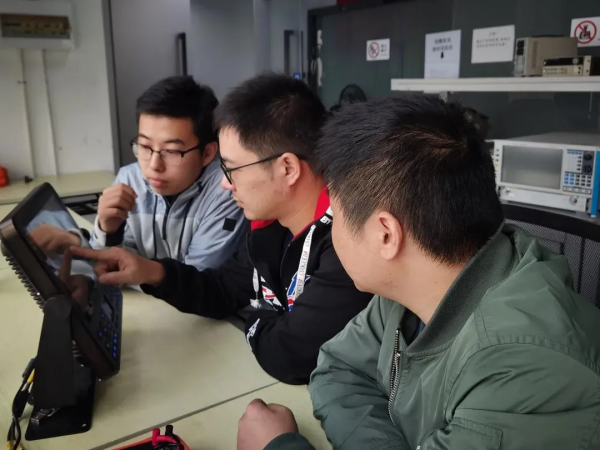 中國電子數字服務業務中標上億元 中國電子數字服務業務中標上億元