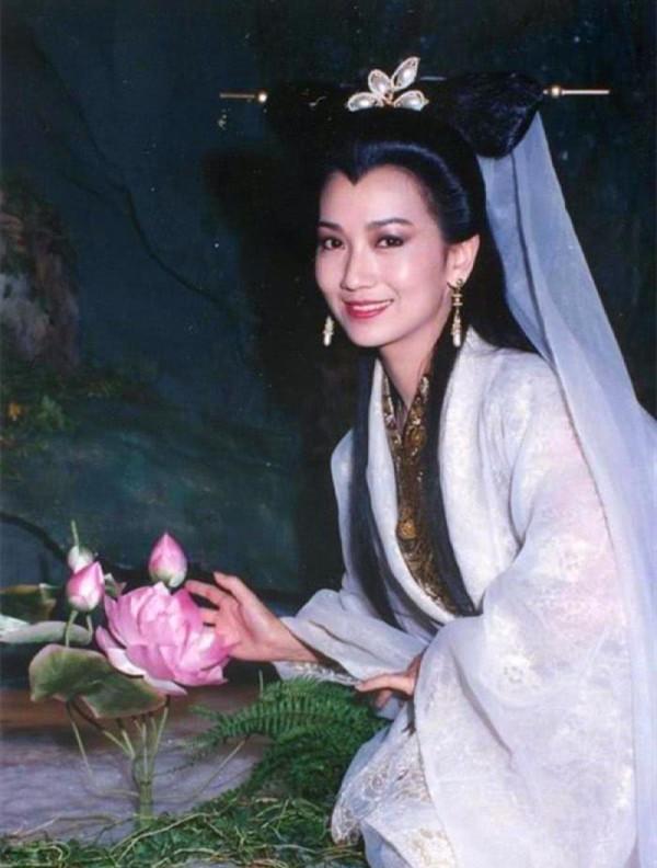 “頂級美人”的尷尬現狀：大多不願自然老去，一個比一個臉僵