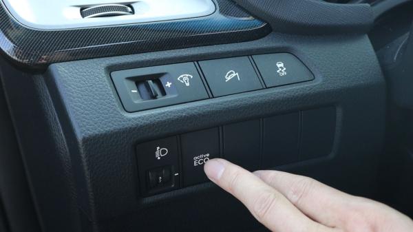 車子ECO模式真的能省油嗎?會不會產生大量積碳?喵哥給你說清楚 車子ECO模式真的能省油嗎?會不會產生大量積碳?喵哥給你說清楚