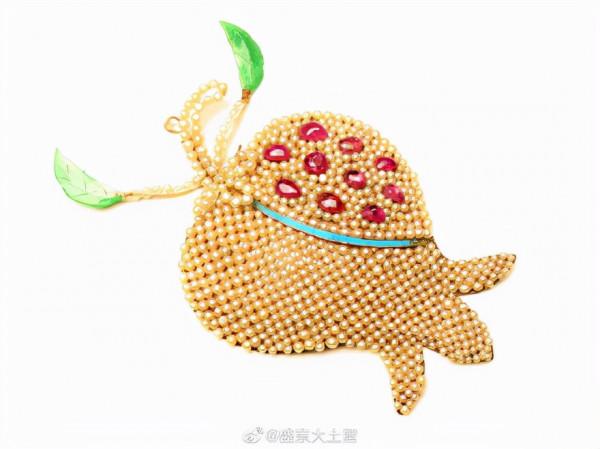 清朝的珠寶首飾遠比現代首飾精美多了 清朝的珠寶首飾遠比現代首飾精美多了