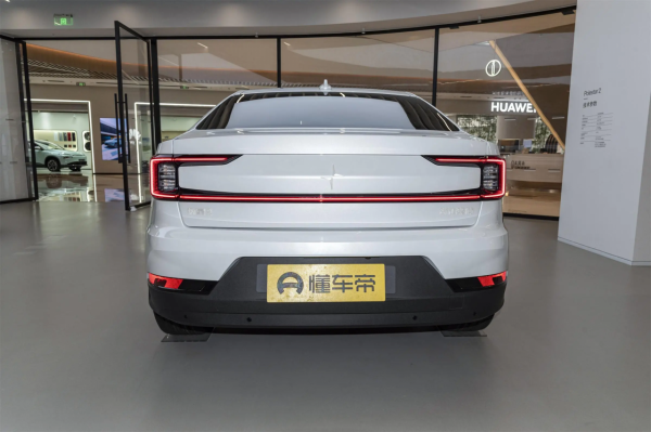 極星2：造型動感，5門5座掀背車，配231馬力，純電續航里程565km