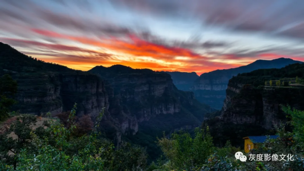 10月太行秋攝 天路、掛壁公路、石板房曬秋、古村落風光人文訓練營
