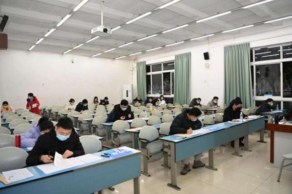 深思熟慮之後，我決定放棄高考選擇高職單招