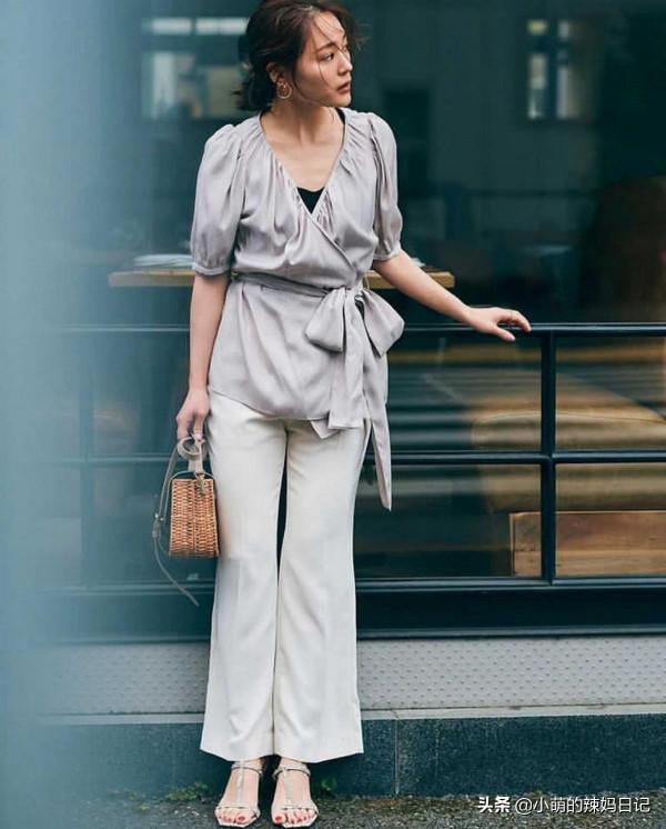 過了50歲的中年人，衣服“在精不在多”，準備這4樣就夠了