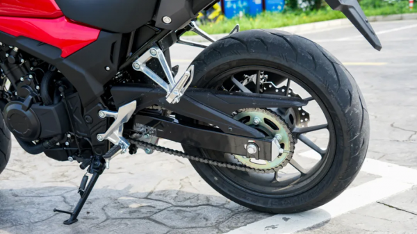 國產化,但依然很本田-CB400X靜態測評 國產化,但依然很本田-CB400X靜態測評