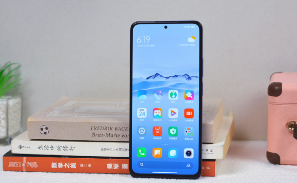 前年釋出的千元&OpenCurlyDoubleQuote;機皇&rdquo;2022年還在賣！1億主攝&plus;4820mAh跌至1249