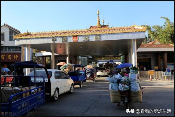 假如有人出錢讓你去雲貴川旅遊，只能去一個省，選哪個省？理由？