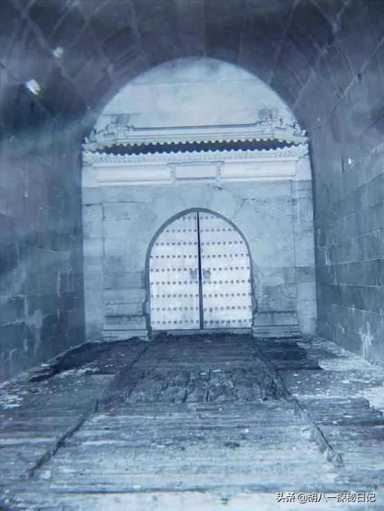 1957年,明朝皇帝定陵挖掘出400年前皇帝的純金帽子,工藝是迷 1957年,明朝皇帝定陵挖掘出400年前皇帝的純金帽子,工藝是迷