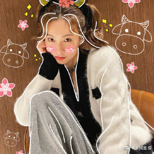 #吳昕曬湖南衛視跨年晚會彩排照# 會和吉克雋逸帶來《紅山果》