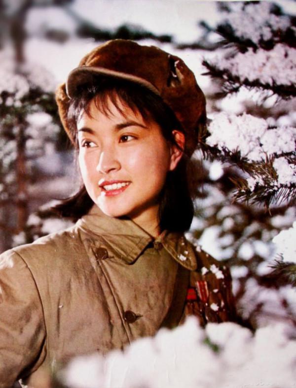 老照片：46位80年代明星軍裝照 龔雪 葛優 劉曉慶 李秀明 遲志強 傅藝偉