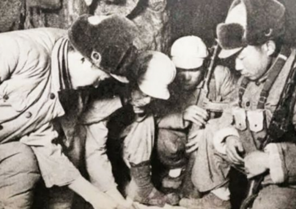 1958年,軍區首長去遼寧縣城時,發現糧倉警衛是犧牲5年的英雄 1958年,軍區首長去遼寧縣城時,發現糧倉警衛是犧牲5年的英雄